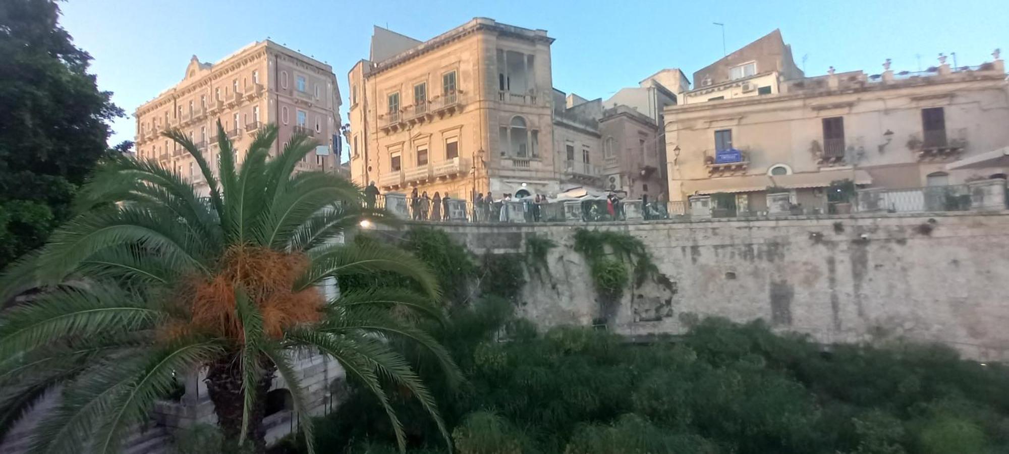 Central Chic Syracuse Quarto foto