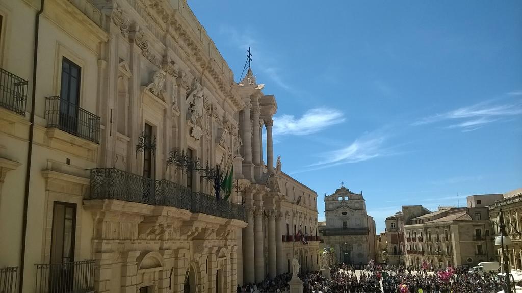 Central Chic Syracuse Quarto foto